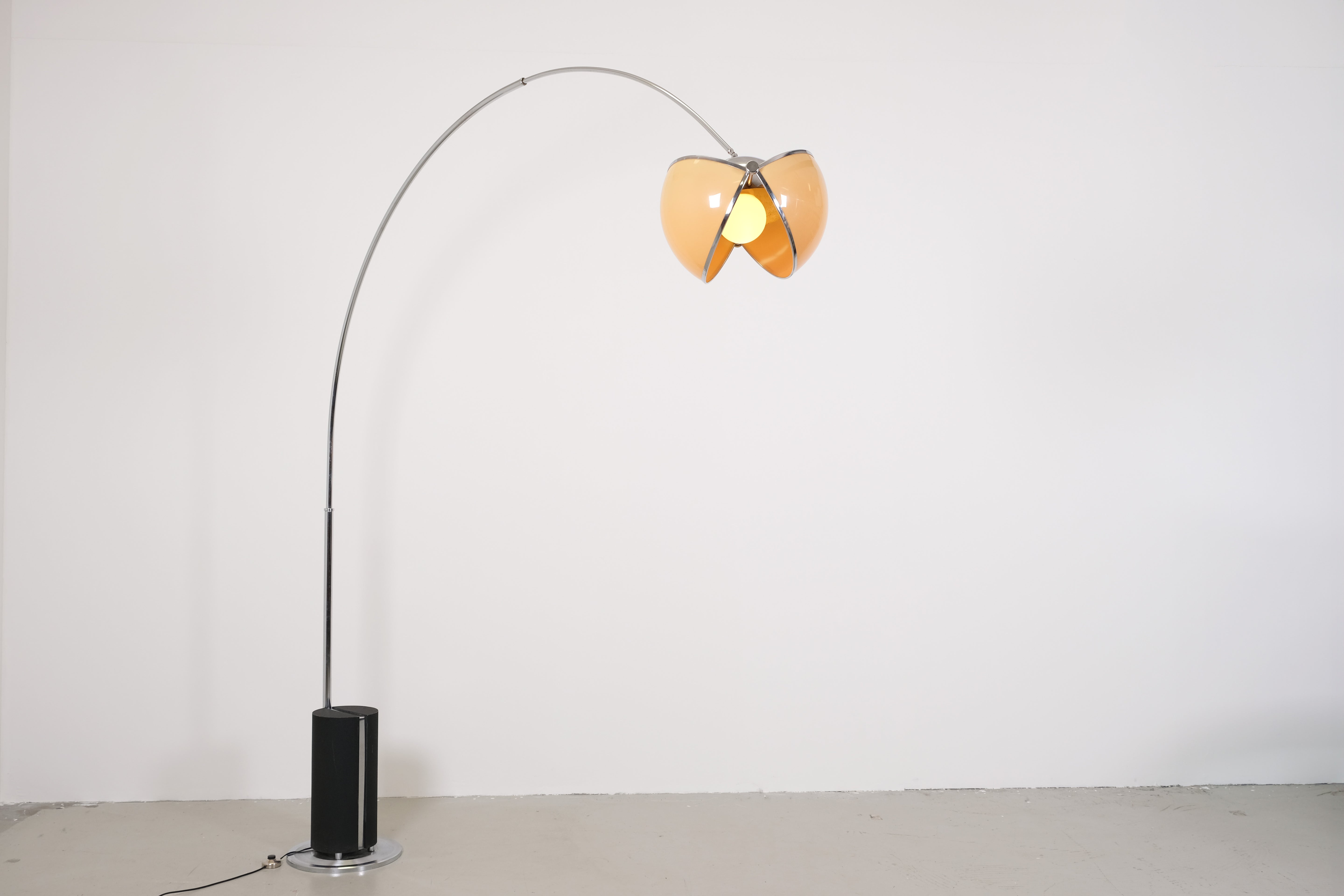 'Pac Man' Arc floor lamp by Superstudio for Poltronova