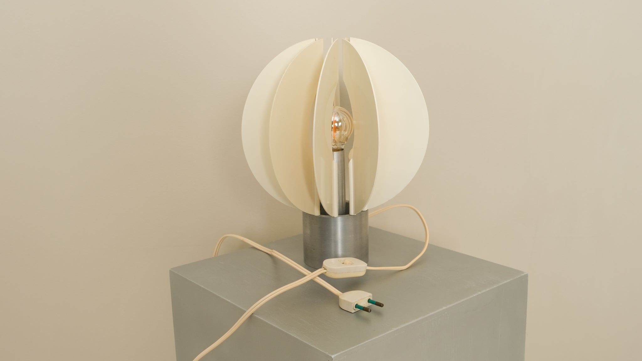 Ezio Zanobini ‘Spicchio’ lamp